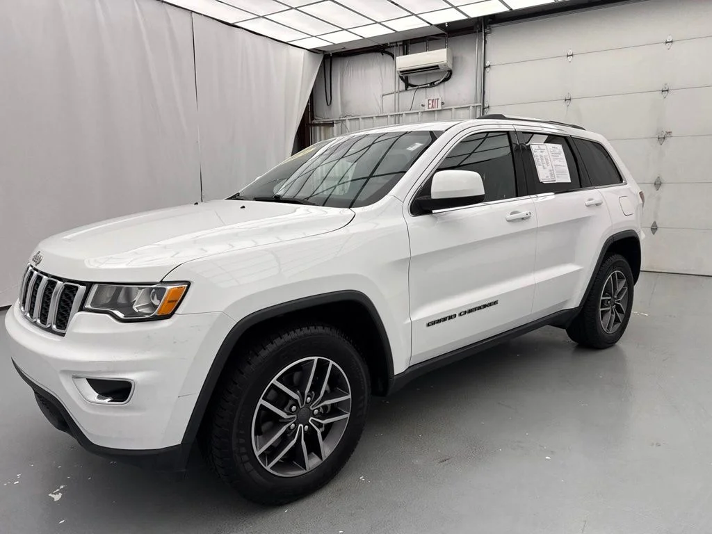 Used 2020 White Jeep Laredo E image 3