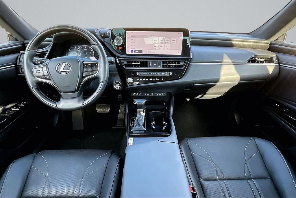 Used 2024 White Lexus 350 Luxury image 13