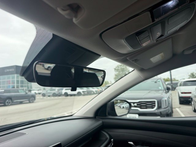 Used 2025 Black Hyundai SEL image 25