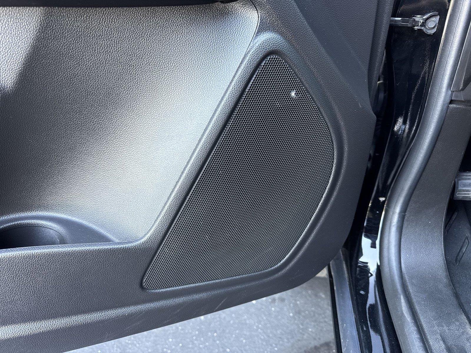 2021 Chevrolet Colorado LT - Photo 28