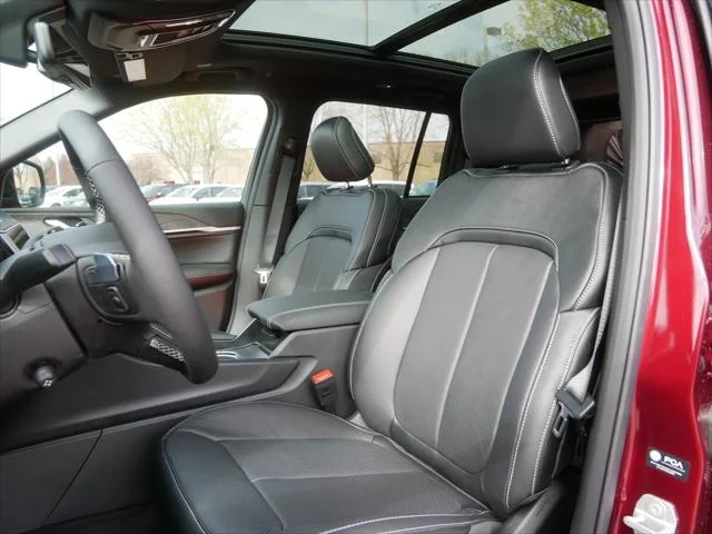 New 2026 Velvet Red Pearl-Coat Exterior Paint Jeep Limited image 4