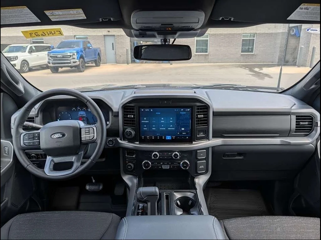 New 2026 Agate Black Metallic Ford XLT image 4