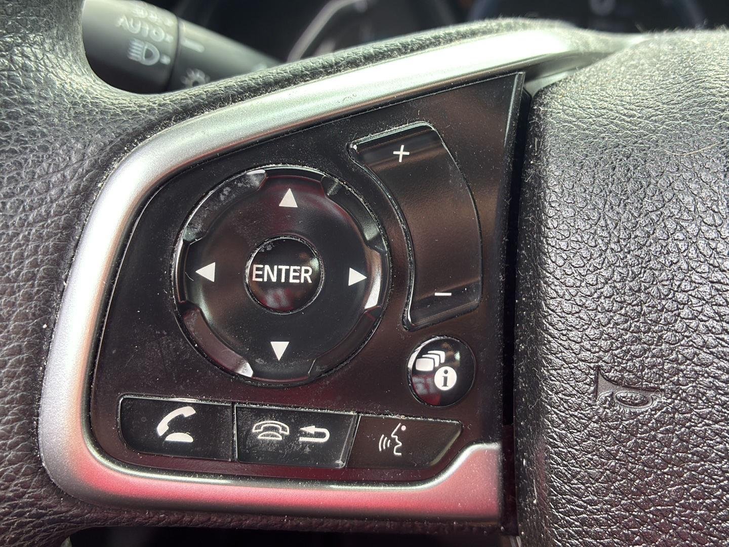Used 2019 Lunar Silver Metallic Honda LX image 7
