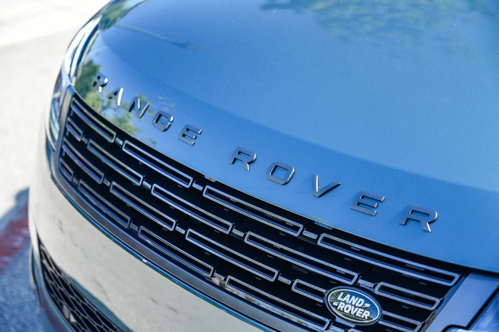 New 2026 Giola Green Land Rover Dynamic SE image 11
