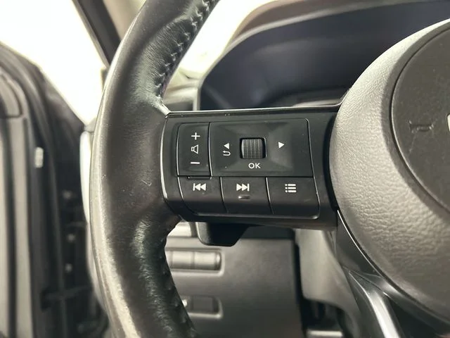 Used 2021 Gray Nissan SV image 12
