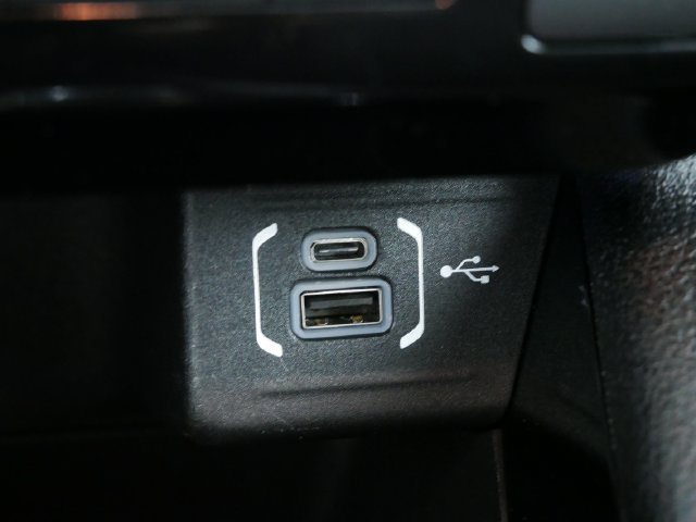 Used 2023 Silver Jeep High Altitude image 28