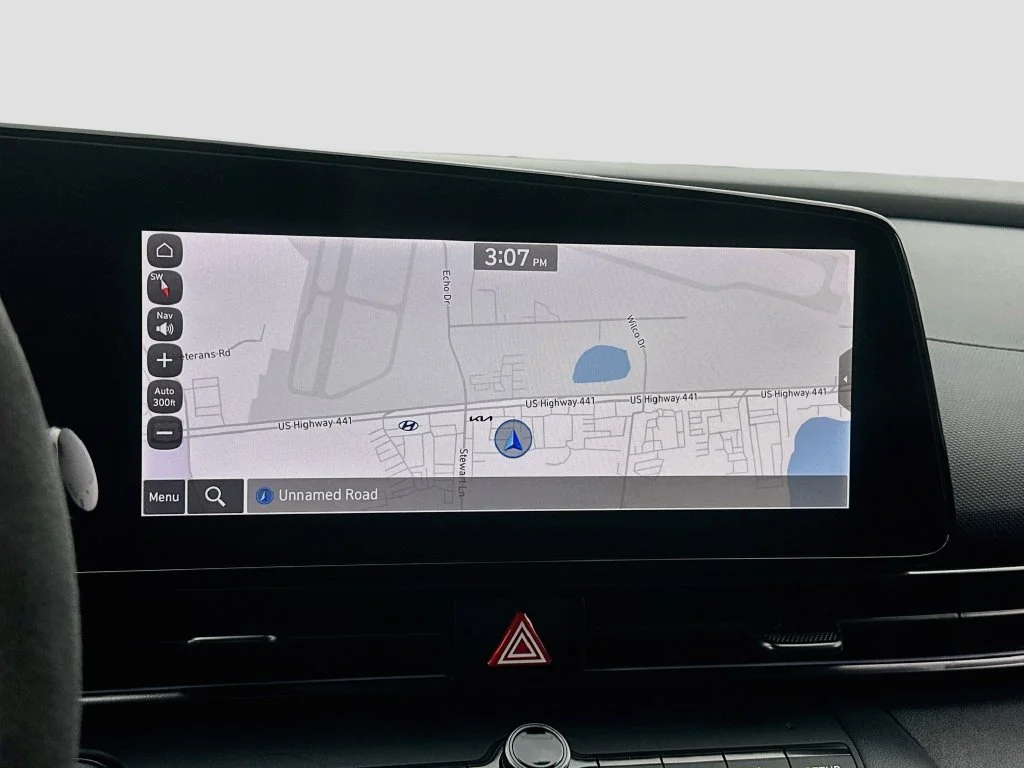 Used 2022 Blue Hyundai Base image 13