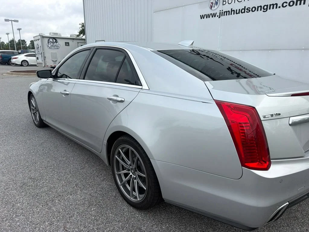 Used 2017 RADIANT SILVER METALLIC Cadillac Luxury RWD image 4