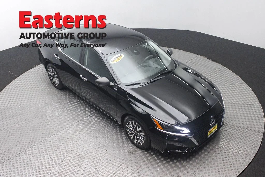Used 2024 Black Nissan 2.5 SV image 3