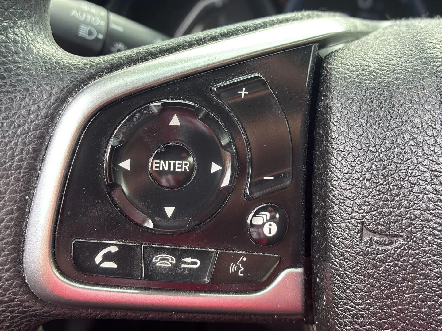 Used 2019 Lunar Silver Metallic Honda LX image 7