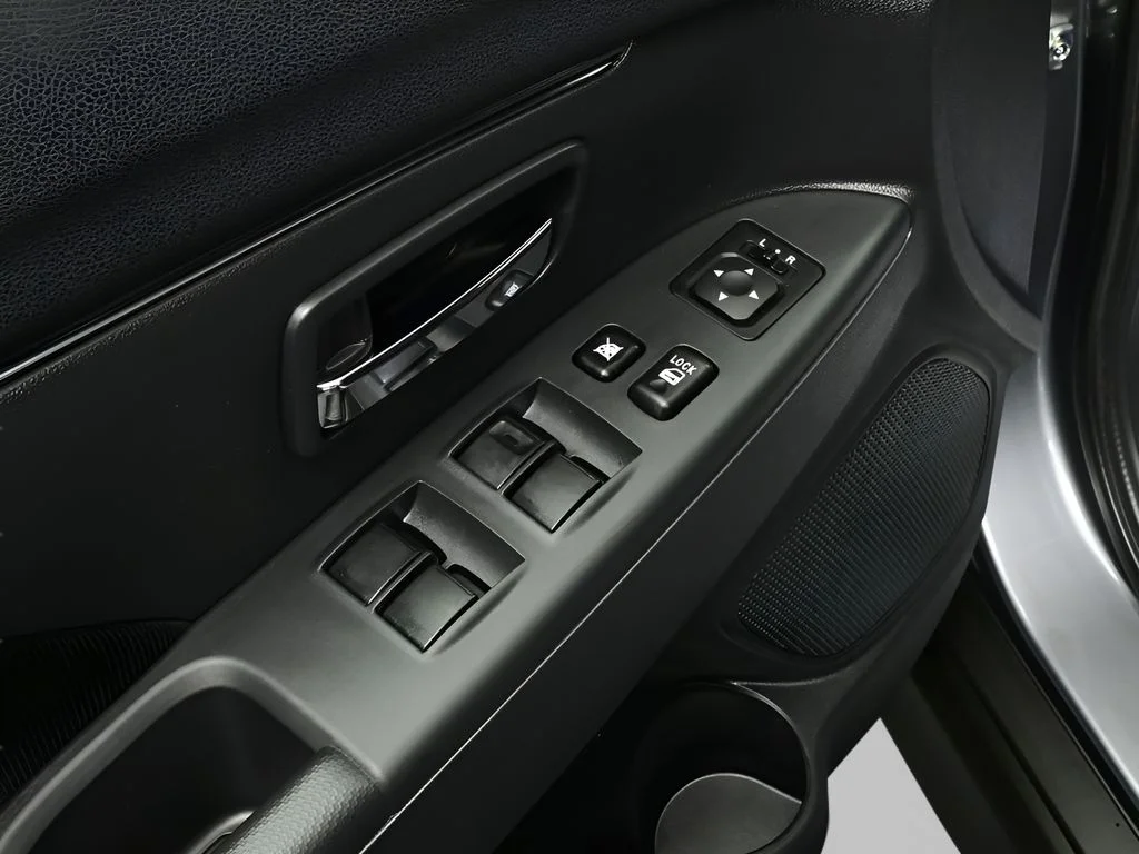 New 2026 Mercury Gray Metallic Mitsubishi S image 15