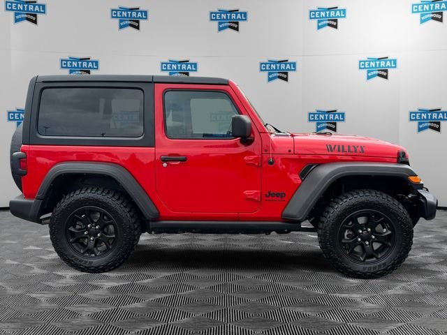 Used 2022 Red Jeep  image 7