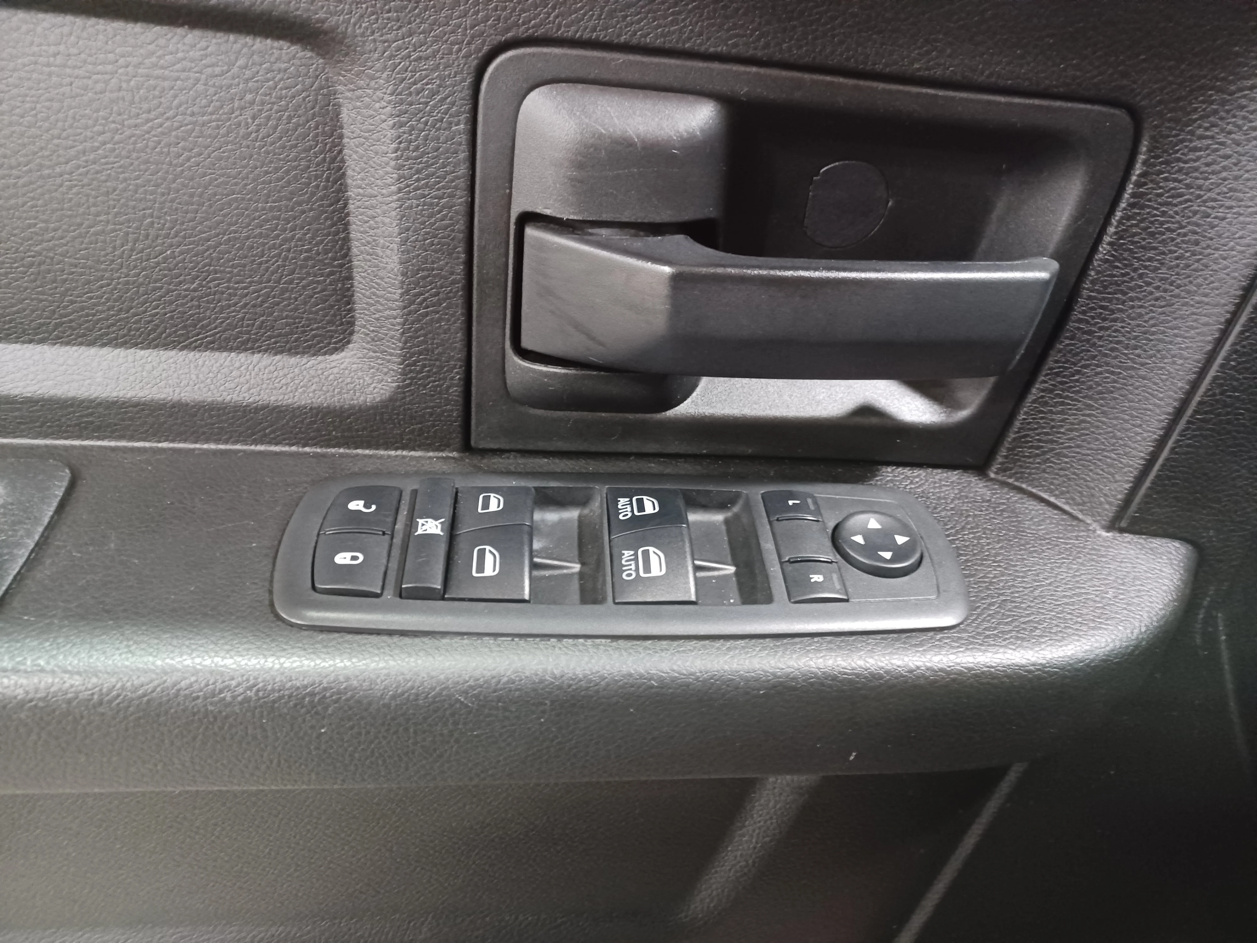 Used 2019 Red Pearl Ram ST 4x4*5ft 7in Box | 6 Pass | Velvet Red Pearl | Park Assist Camera | Tow Pkg image 9