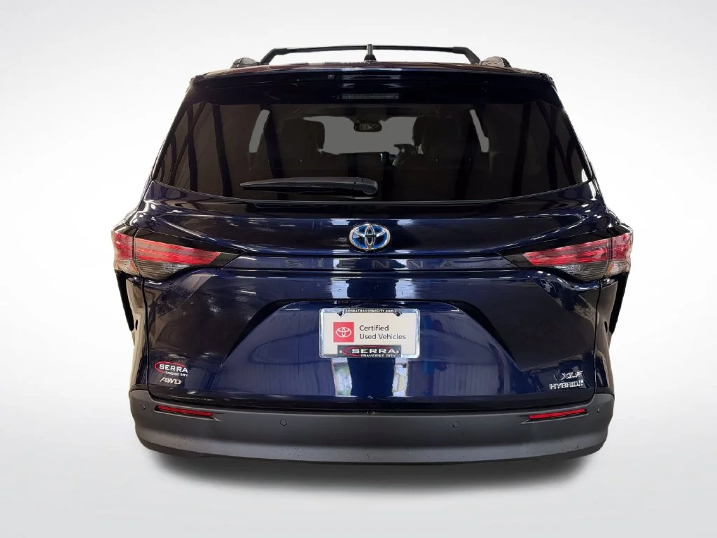 Certified Used 2022  Toyota XLE image 4