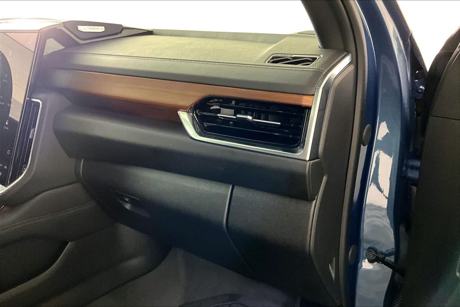 2026 GMC Yukon Denali - Photo 18