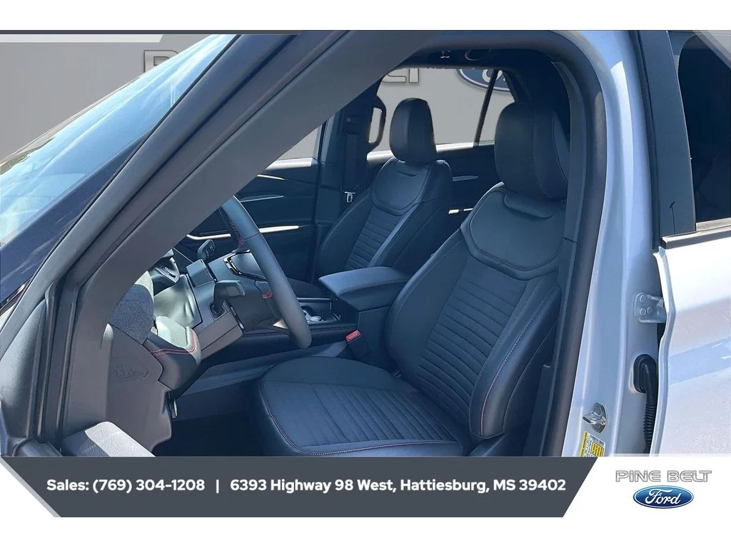 New 2026 Space White Metallic Ford ST-Line image 18