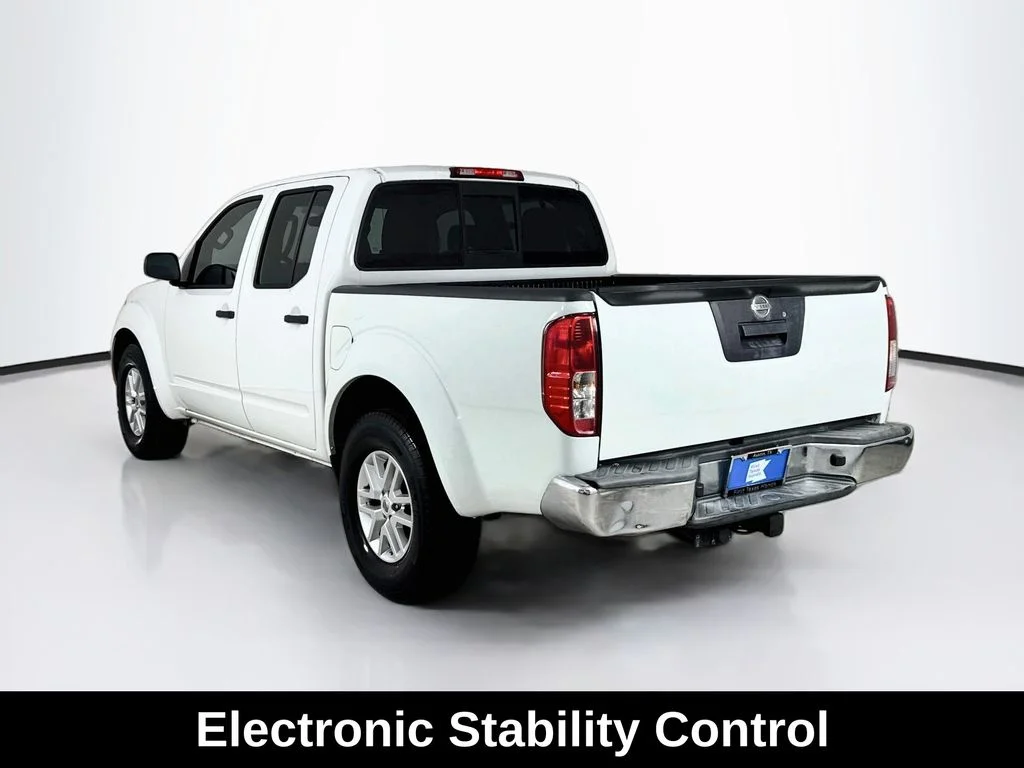 Used 2014 Glacier White Nissan SV image 5