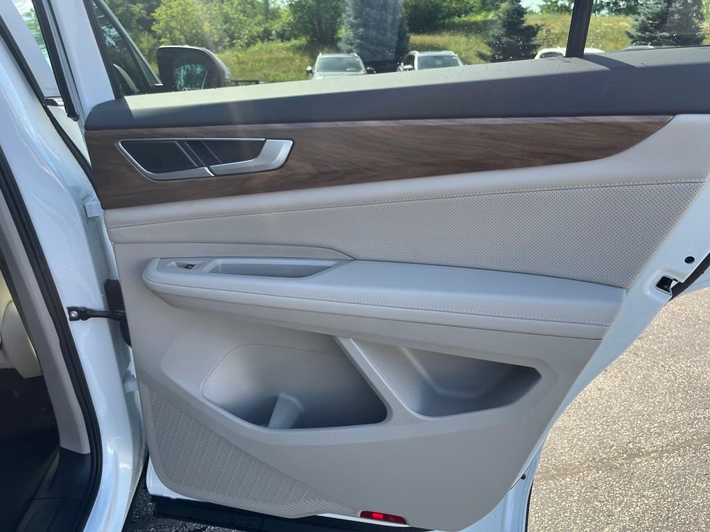 New 2026 White/off-white Volkswagen 2.0T SE image 24