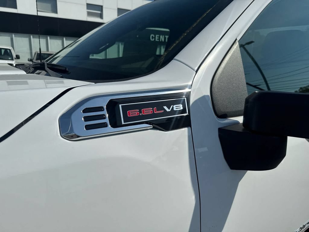 New 2026 Summit White GMC SLE image 10