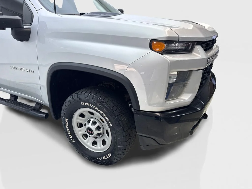 Used 2022 Silver Chevrolet Custom image 19