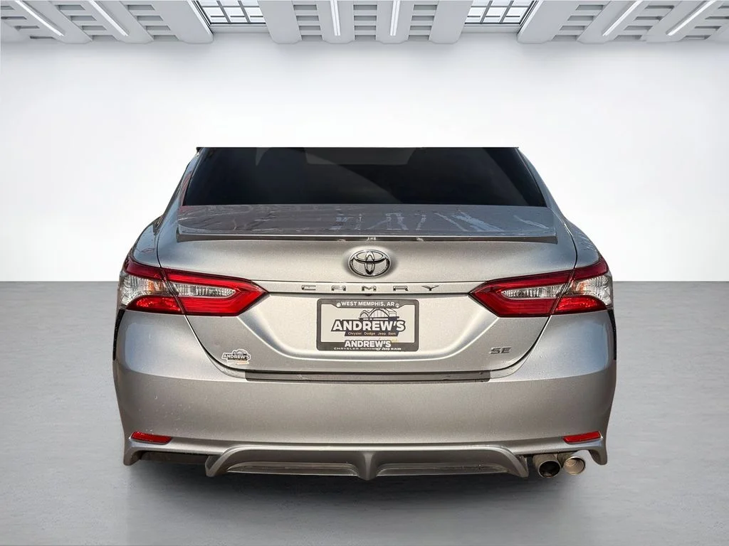 Used 2019 Silver Toyota SE image 9