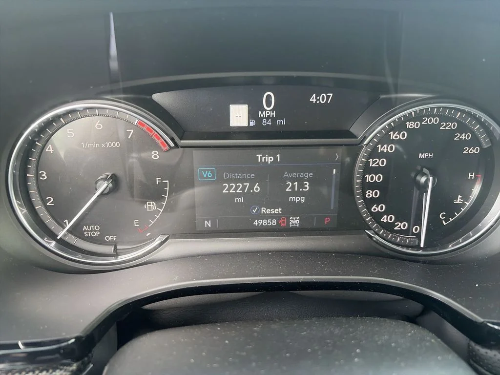 Used 2021 Black Cadillac Sport image 15