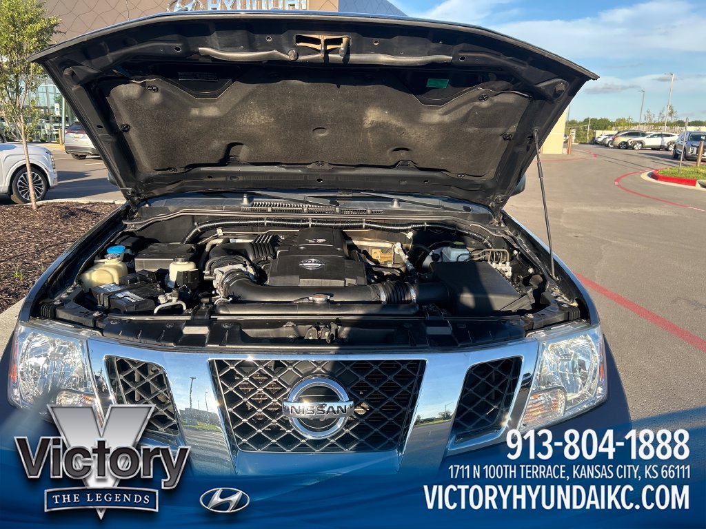 Used 2019 Blue Nissan SV image 9