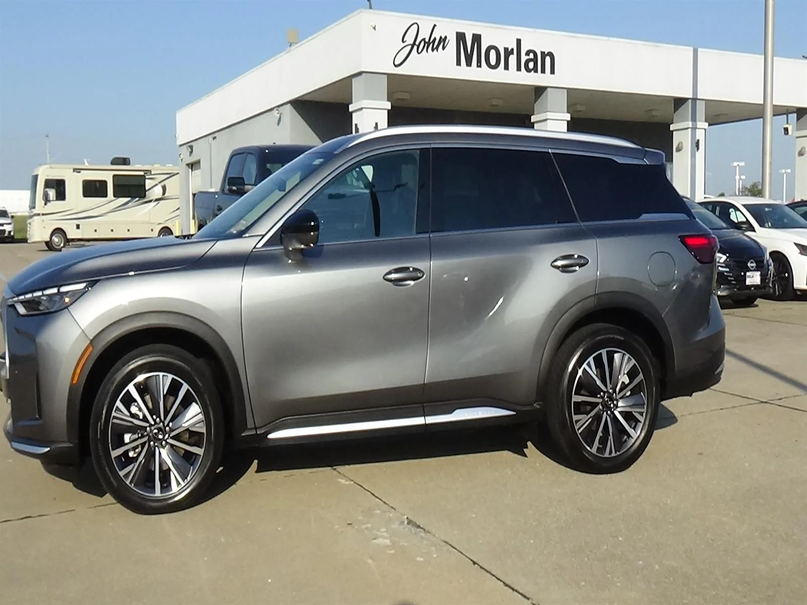 Used 2026 Graphite Shadow (kad) INFINITI Luxe image 2