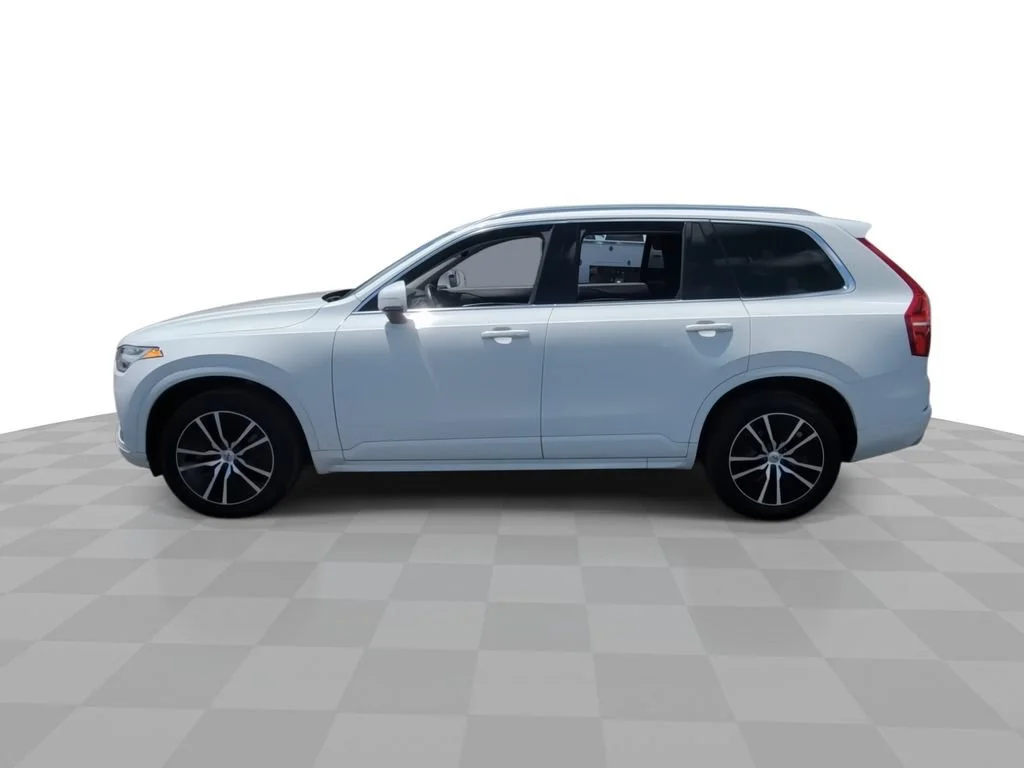 Used 2020 White Volvo T6 Momentum 7 Passenger image 5