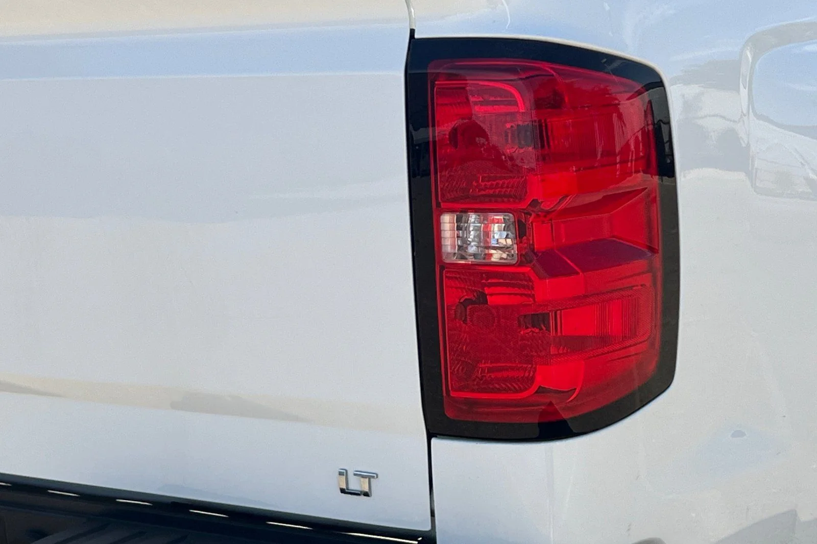 Used 2017 White Chevrolet LT image 24