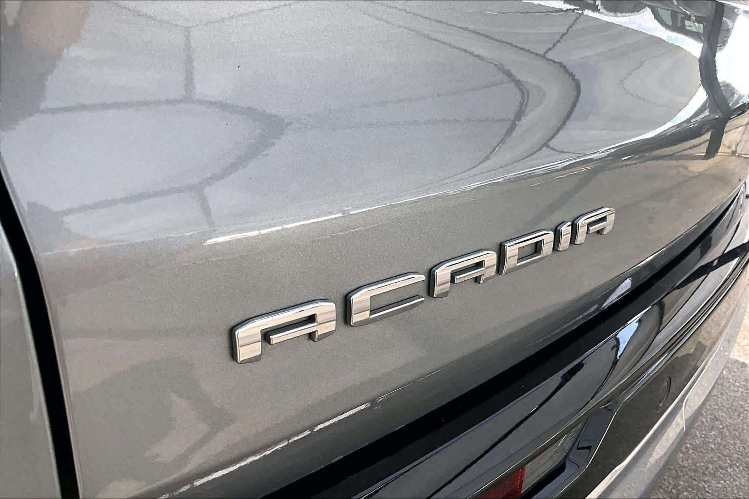 Used 2024 Sterling Metallic GMC FWD Denali image 31