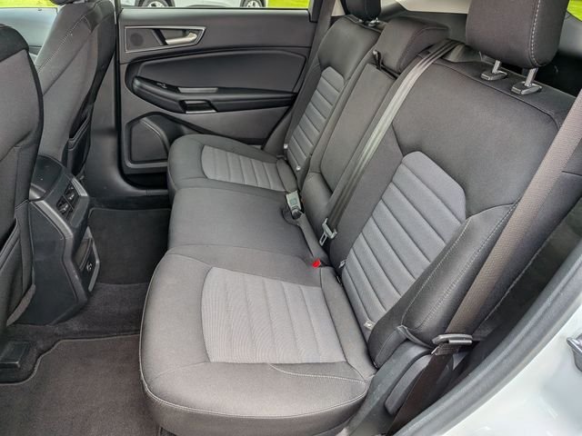 Used 2022 White Ford SE image 25