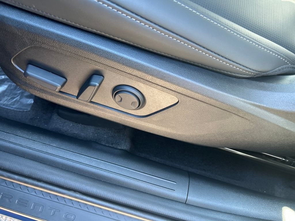 New 2026 Black Kia S image 30