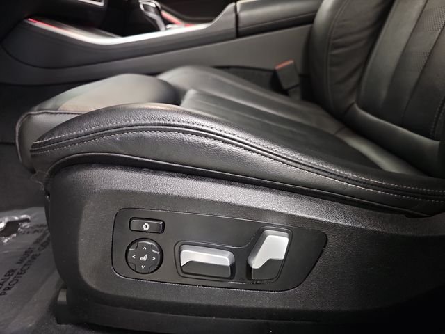 Used 2022 White BMW xDrive40i image 31