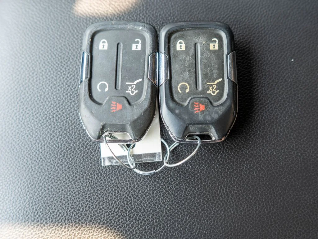 Used 2021 Gray GMC AT4 image 31