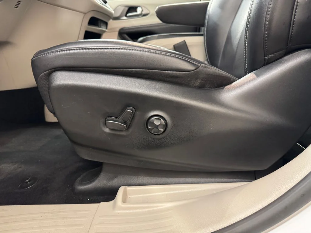 Used 2023 White Chrysler Touring L image 15