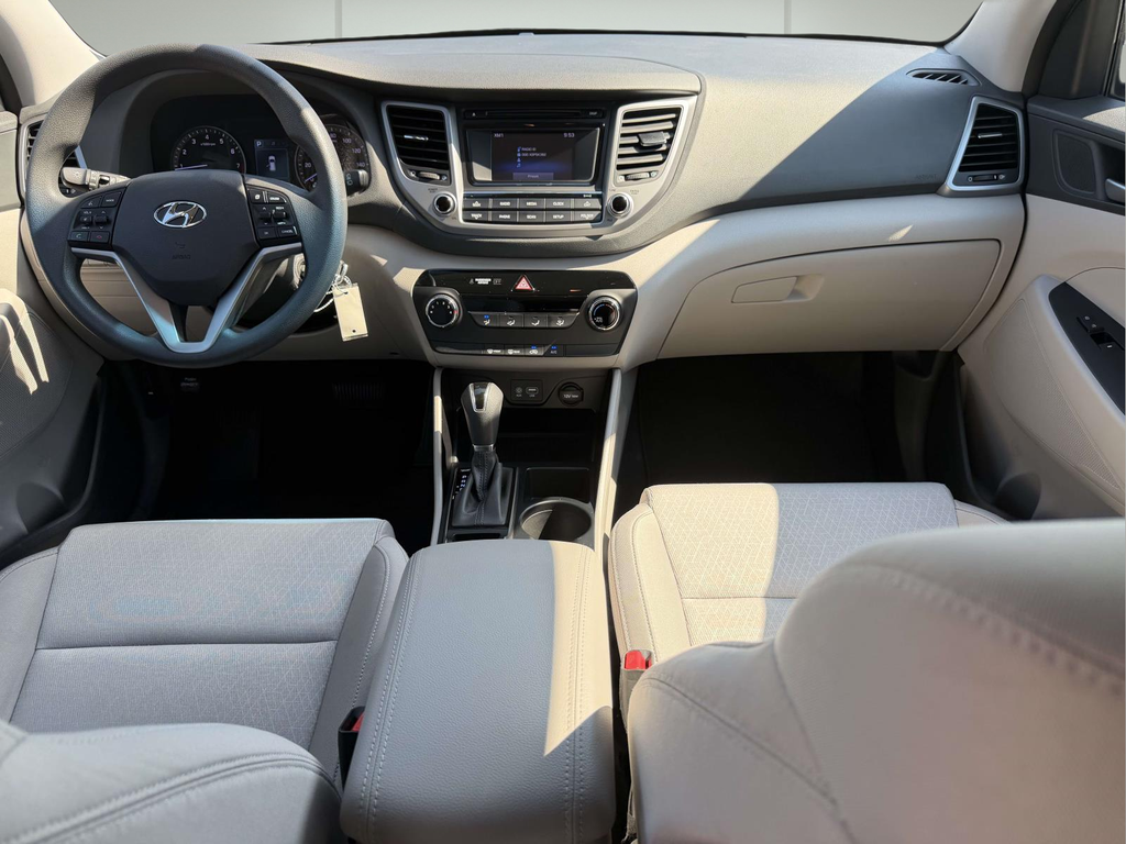 Used 2016 Silver Hyundai Eco image 2