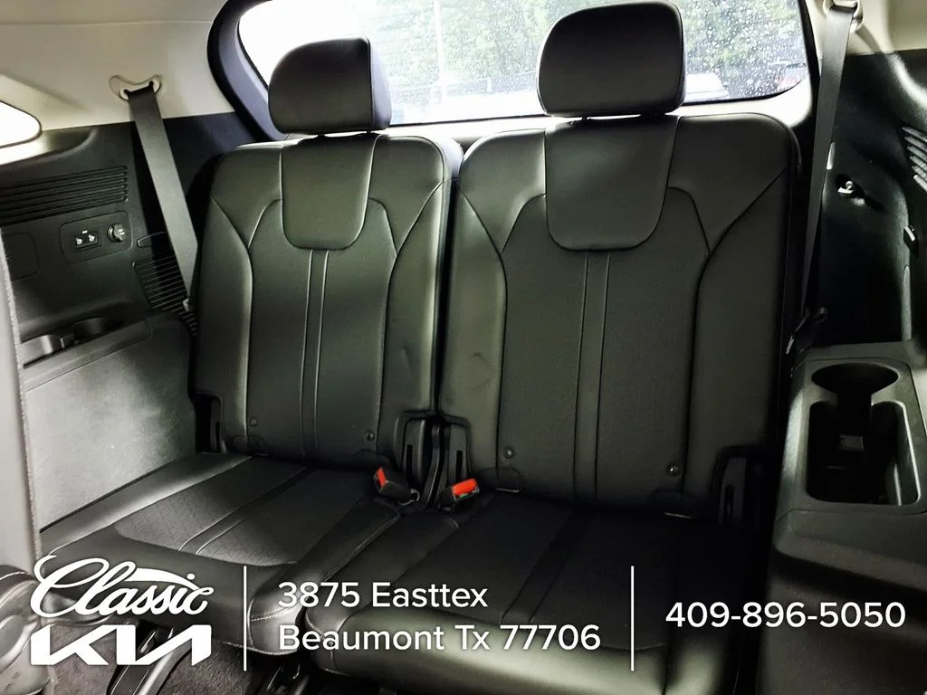 Used 2023 White Kia SX image 9