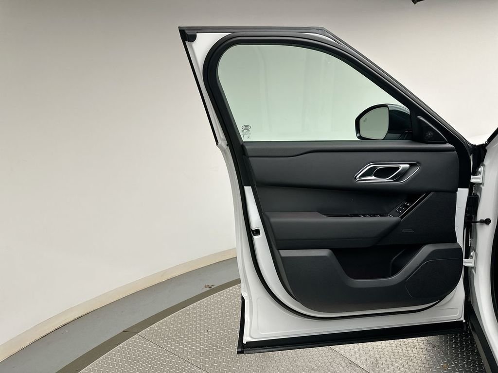 New 2026 Fuji White Land Rover S image 9