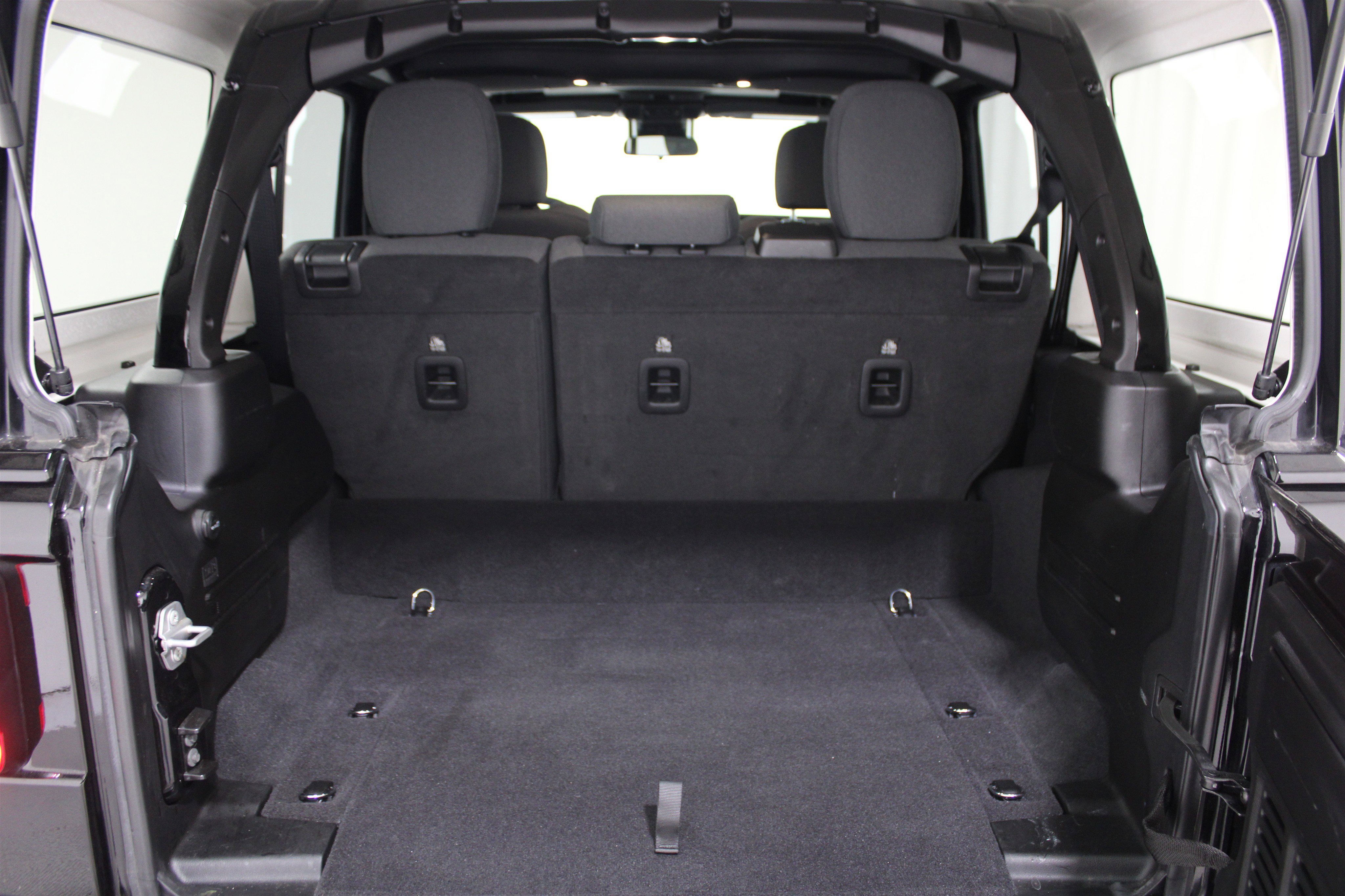 Used 2025 Black Clearcoat Jeep Sahara image 23
