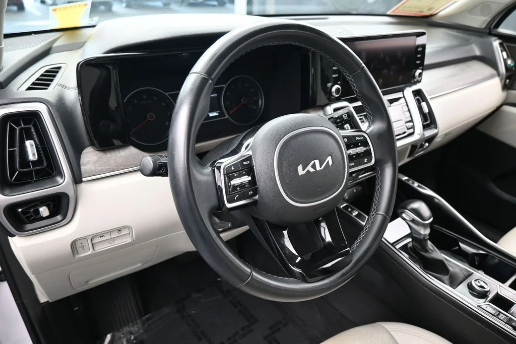 Used 2023 Glacial White Pearl Kia EX image 11
