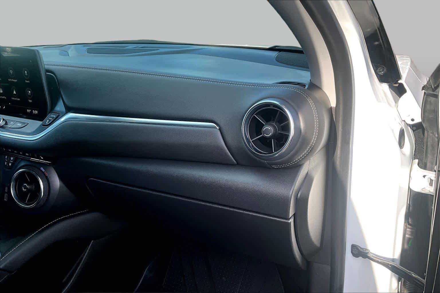 Used 2024 Summit White Chevrolet LT image 19