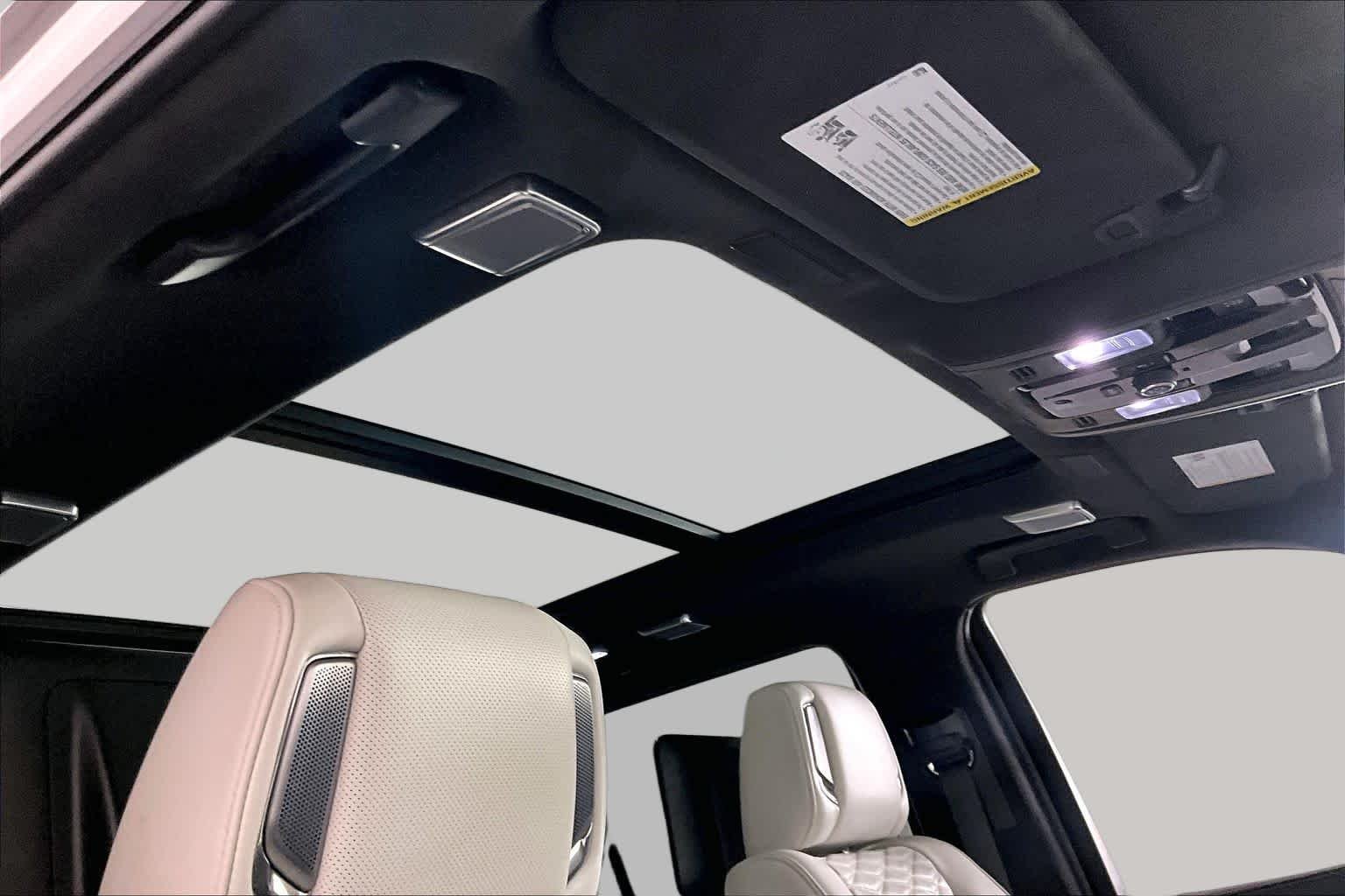 Used 2025 Crystal White Tricoat Cadillac Escalade-V image 13