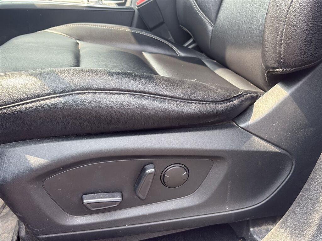 Used 2020 Iconic Silver Ford XLT image 7