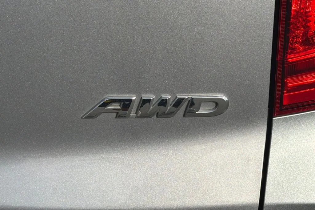 Used 2022 Lunar Silver Metallic Honda EX-L image 42