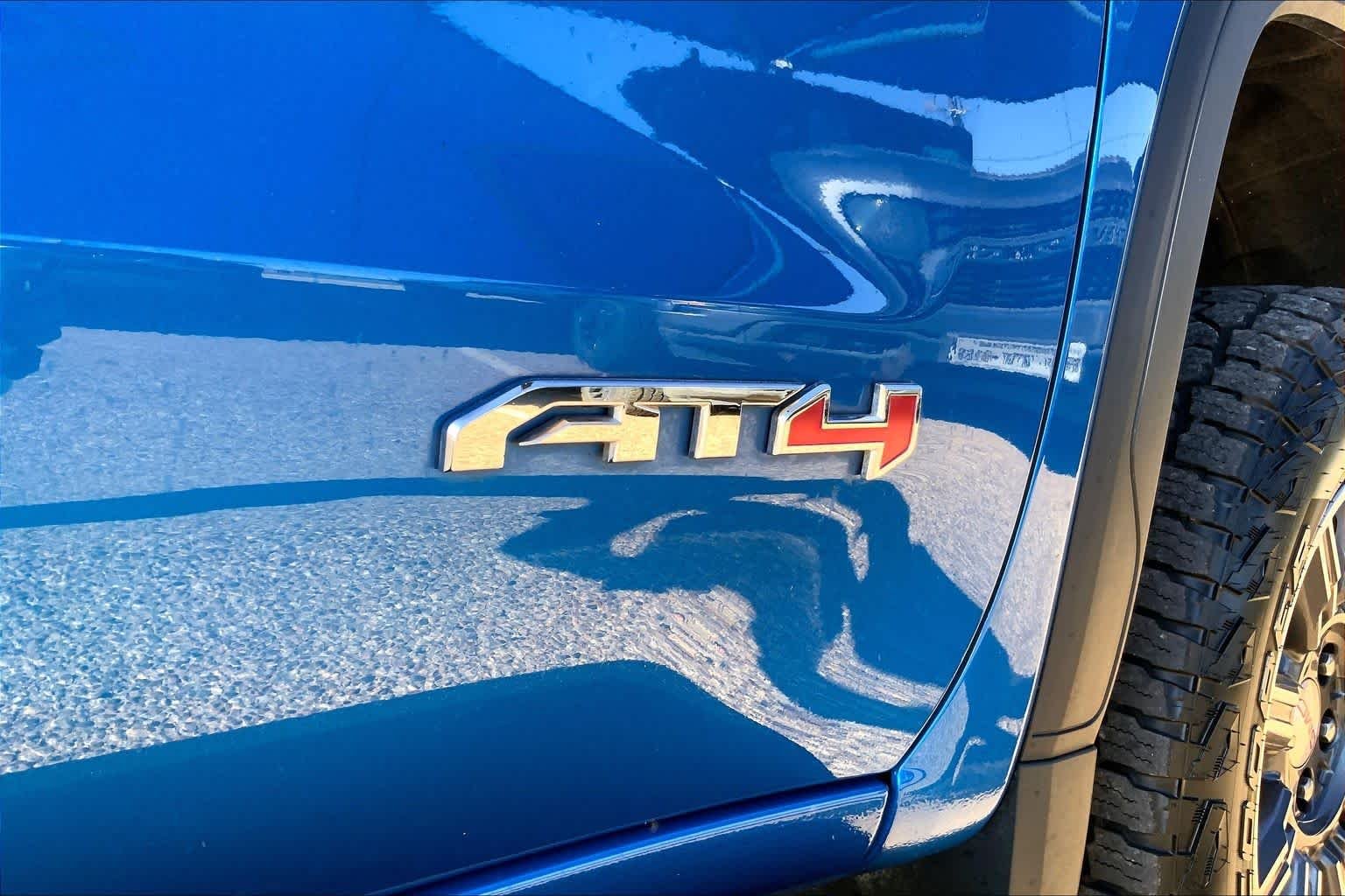 Used 2024 Dynamic Blue Metallic GMC AT4 image 9