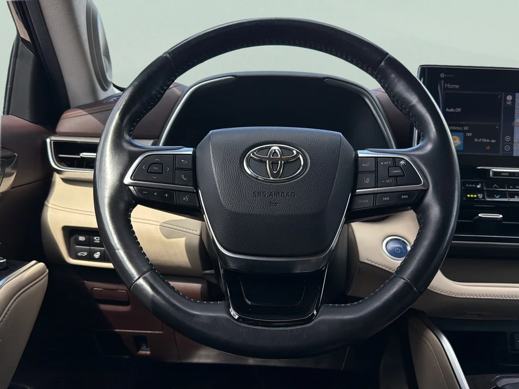 Used 2020 Amber Toyota Limited image 23