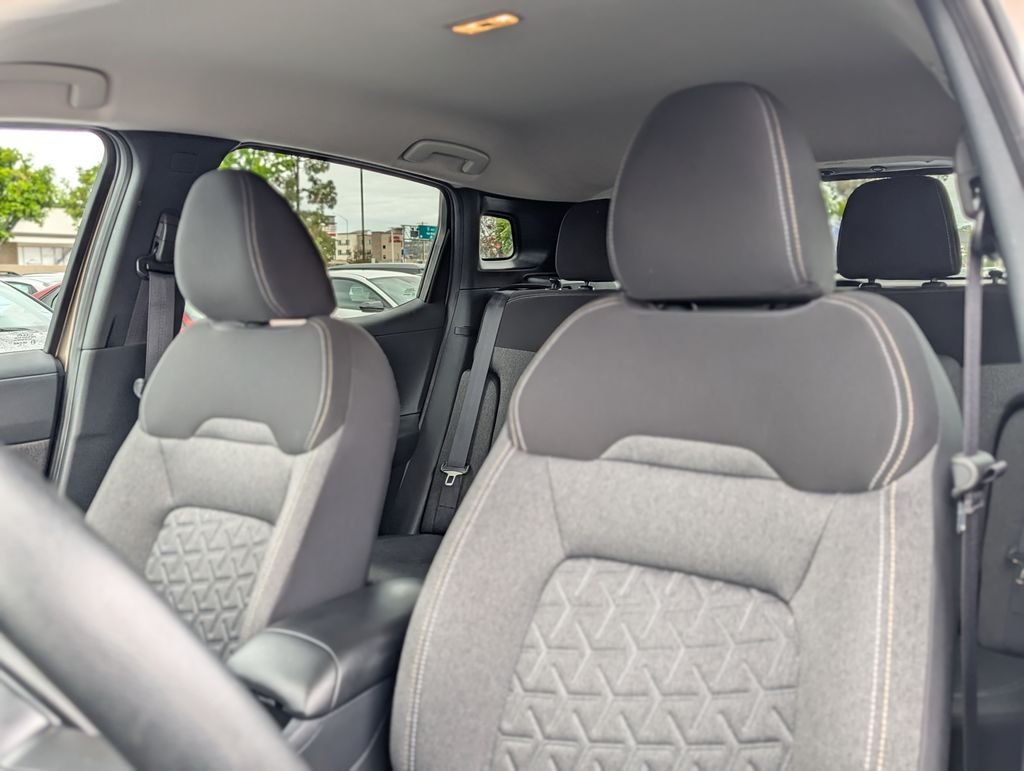 2025 Nissan Kicks SV - Photo 14