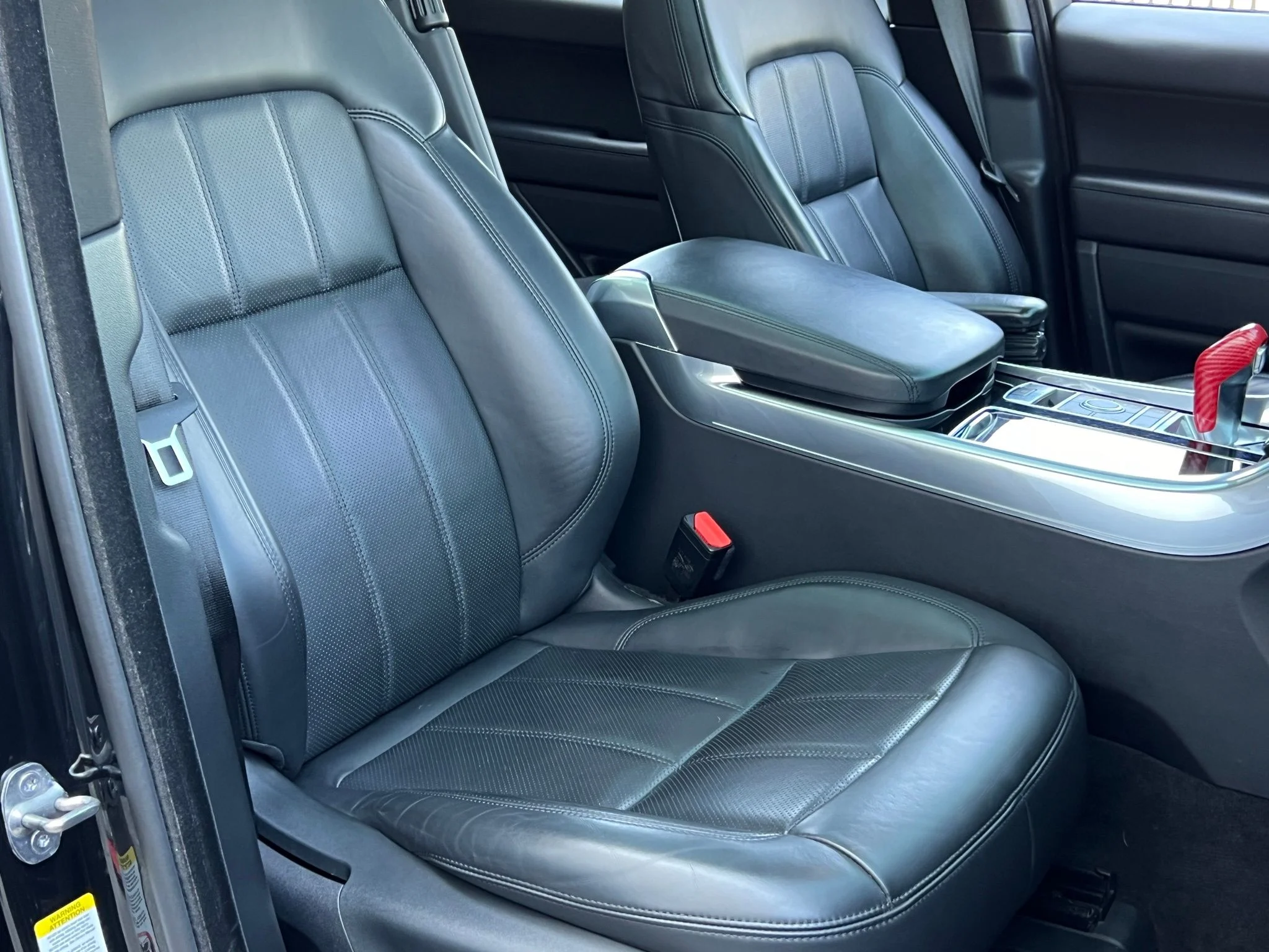 Used 2022 Black Land Rover HSE Silver Edition image 16