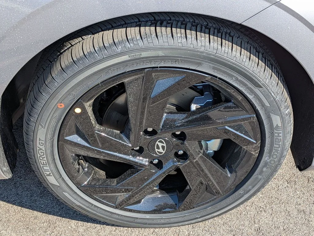 New 2026 Silver Hyundai SEL Sport image 9